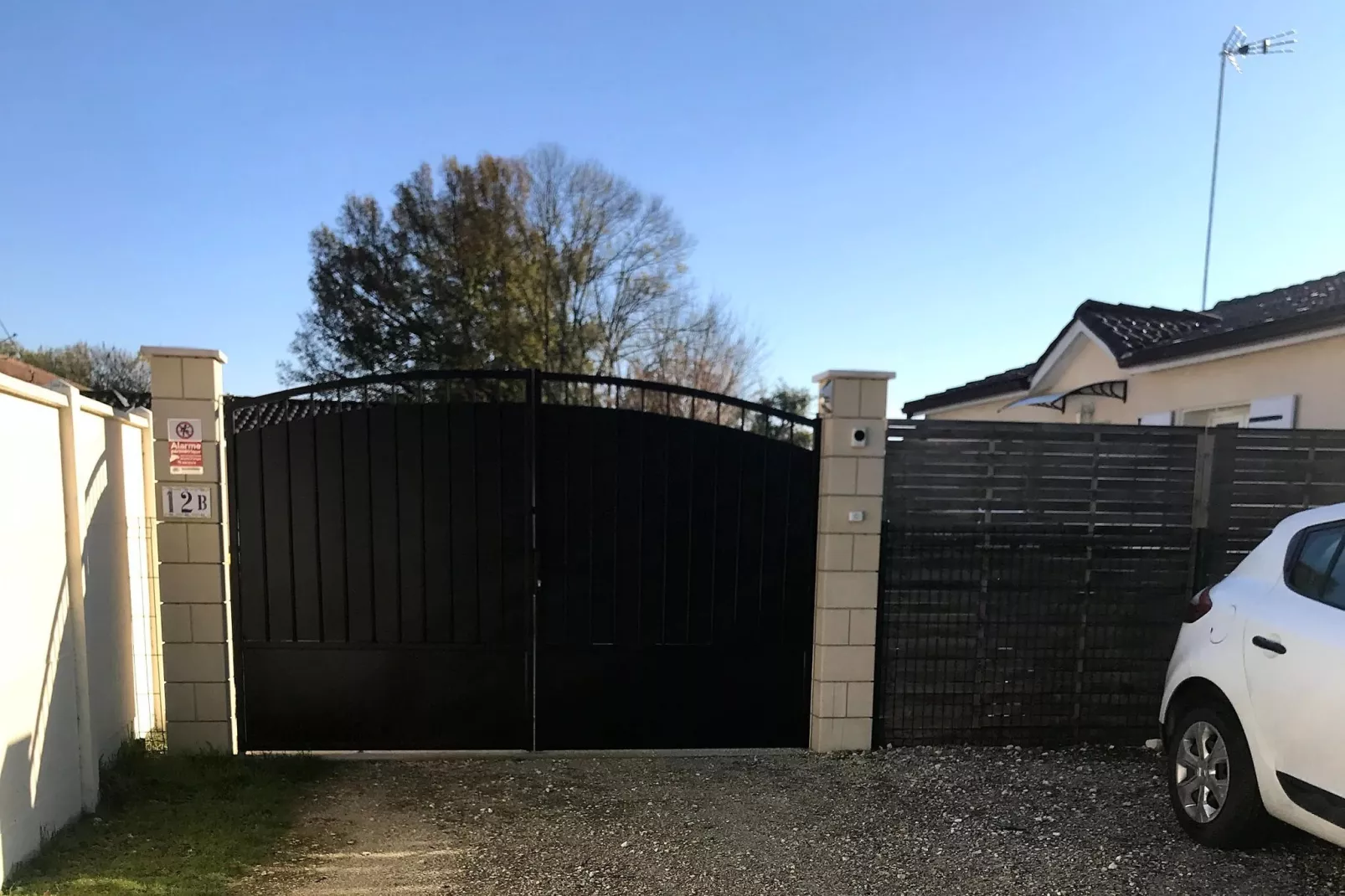 Chambre zen chez l'habitant avec piscine-Hal-ontvangst