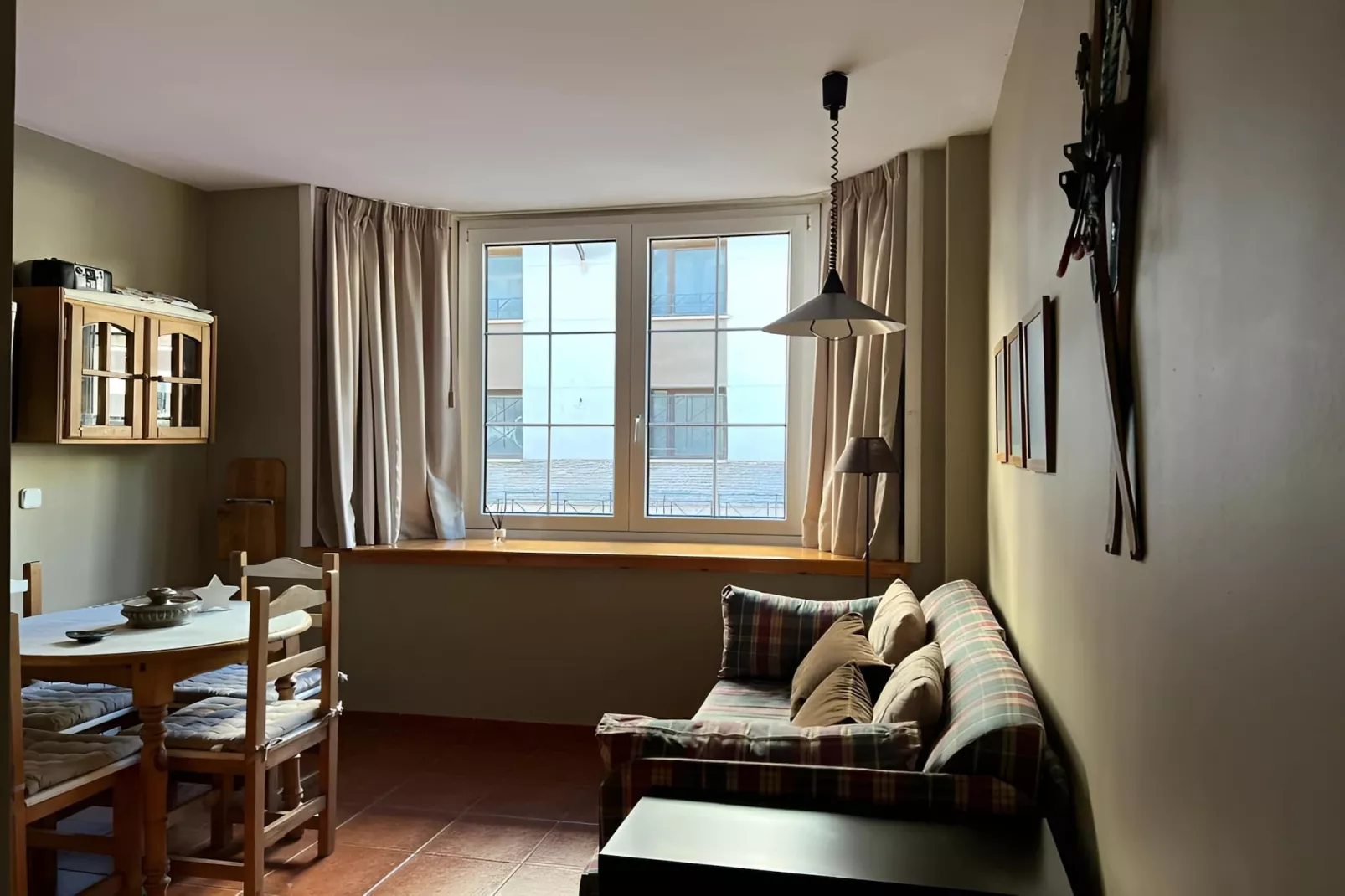 5026 -+34647934242-Woonkamer