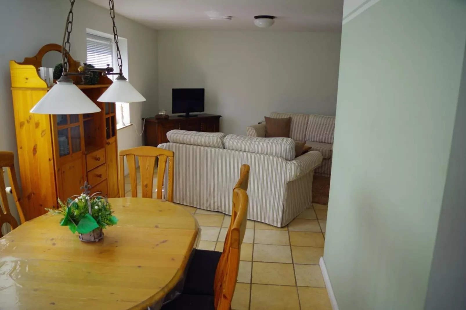 Niebüll-Ferienhaus Seebrise-Eetkamer