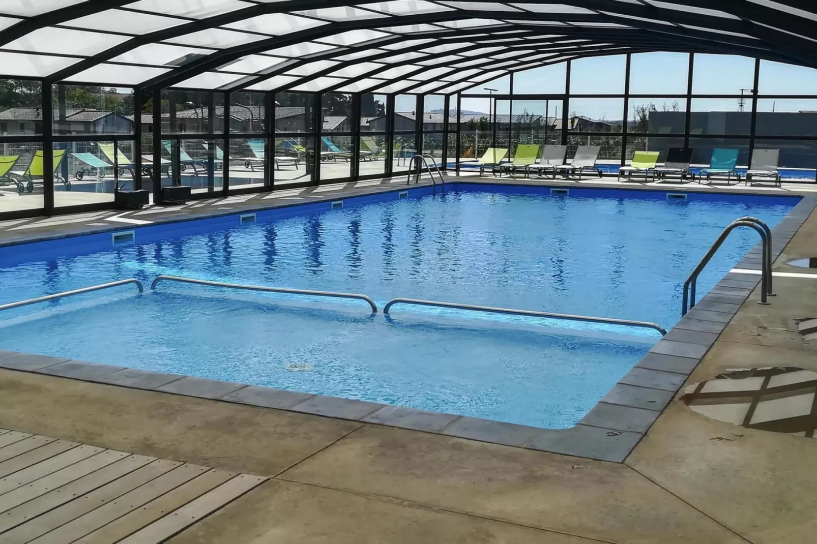 Chalet in Pomérols-Zwembad