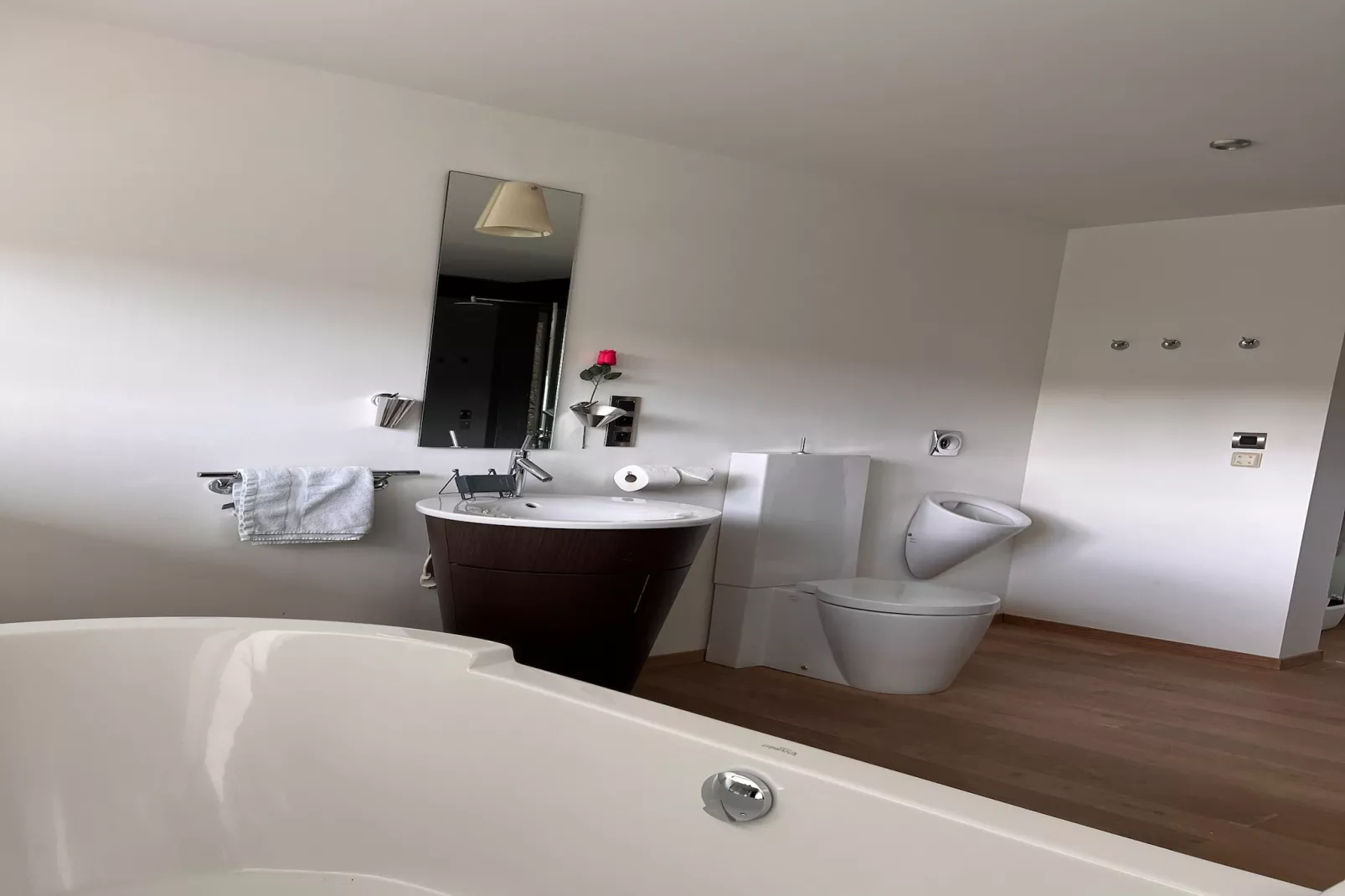 The Sweet Escape - Badkamer