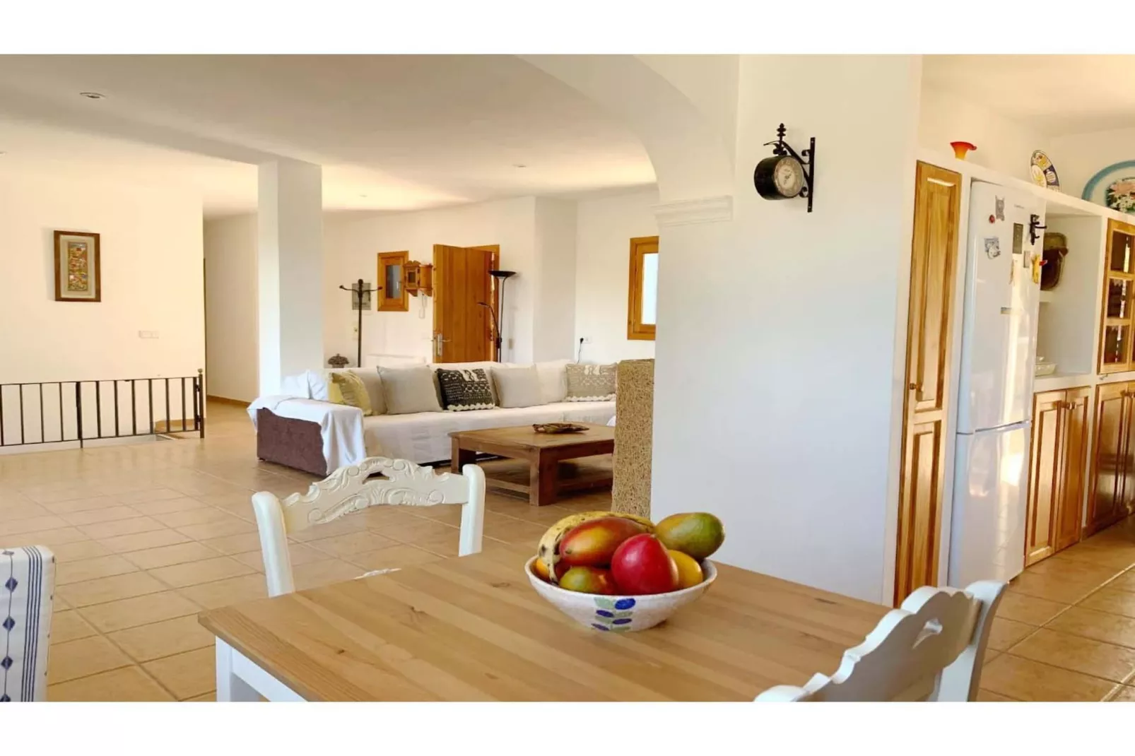 SES SAVINES - Eetkamer