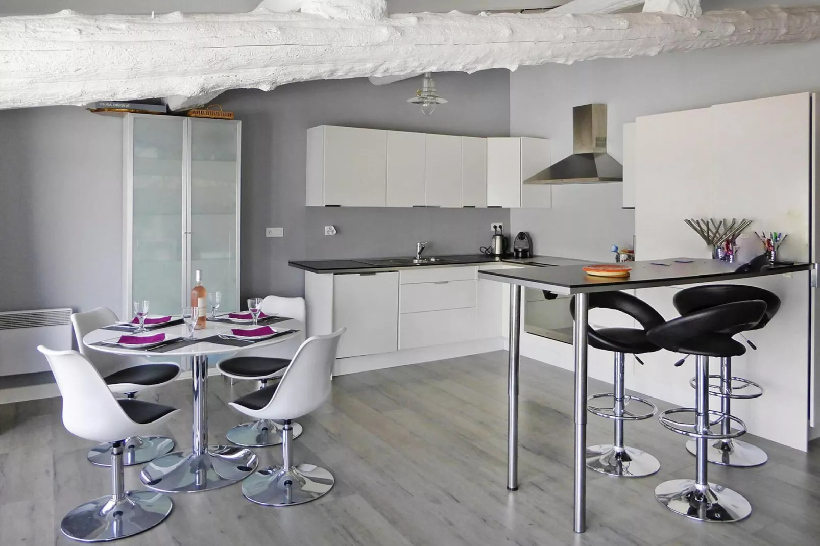 Doppelhaushälfte in Saintes-Maries-de-la-Mer-Eetkamer