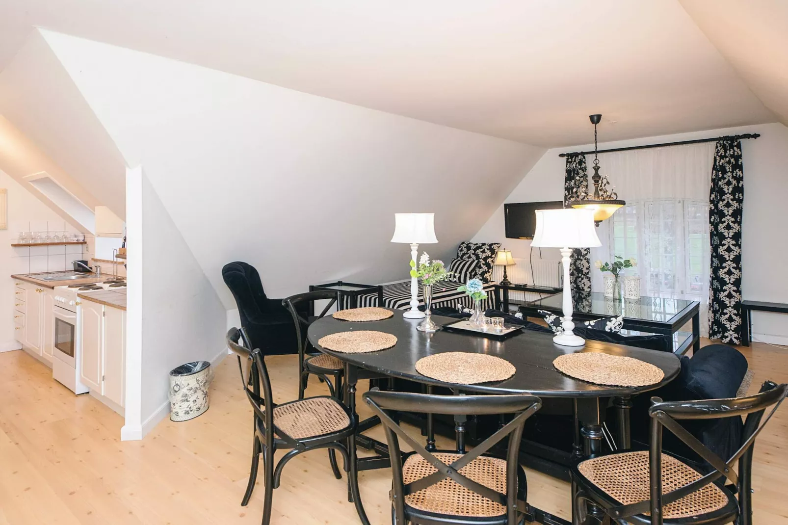 Ruim vakantiehuis met tuin-Binnen