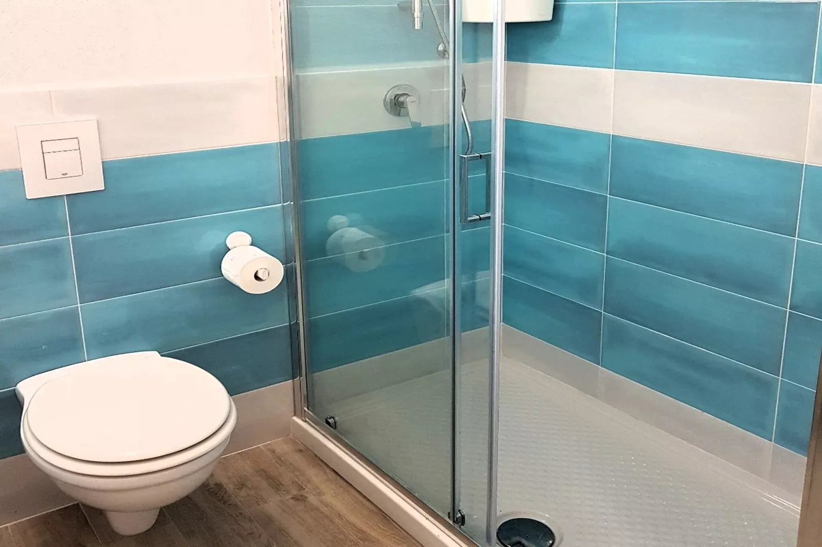 ISOLA ROSSA-Badkamer