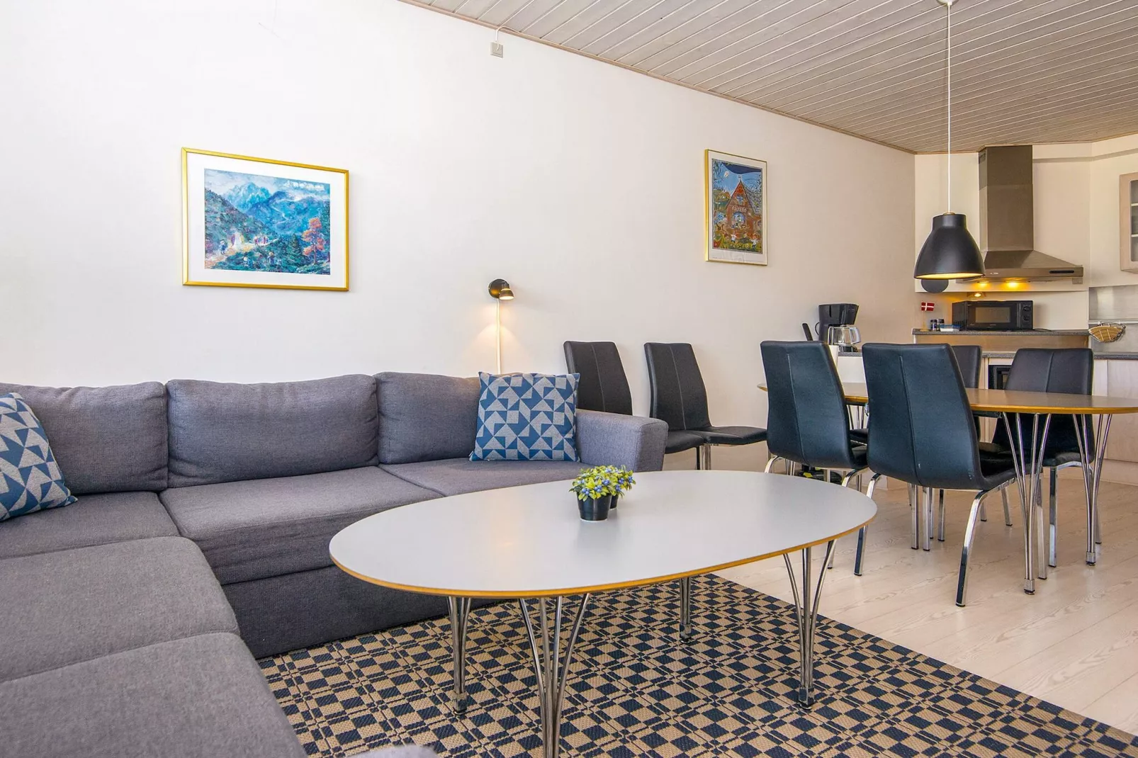 3 room,ground floor or 1.,Premium-Binnen