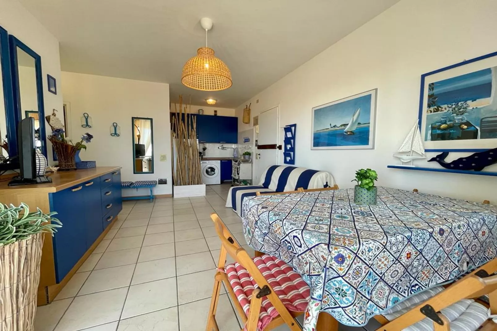 Condor 107-Woonkamer