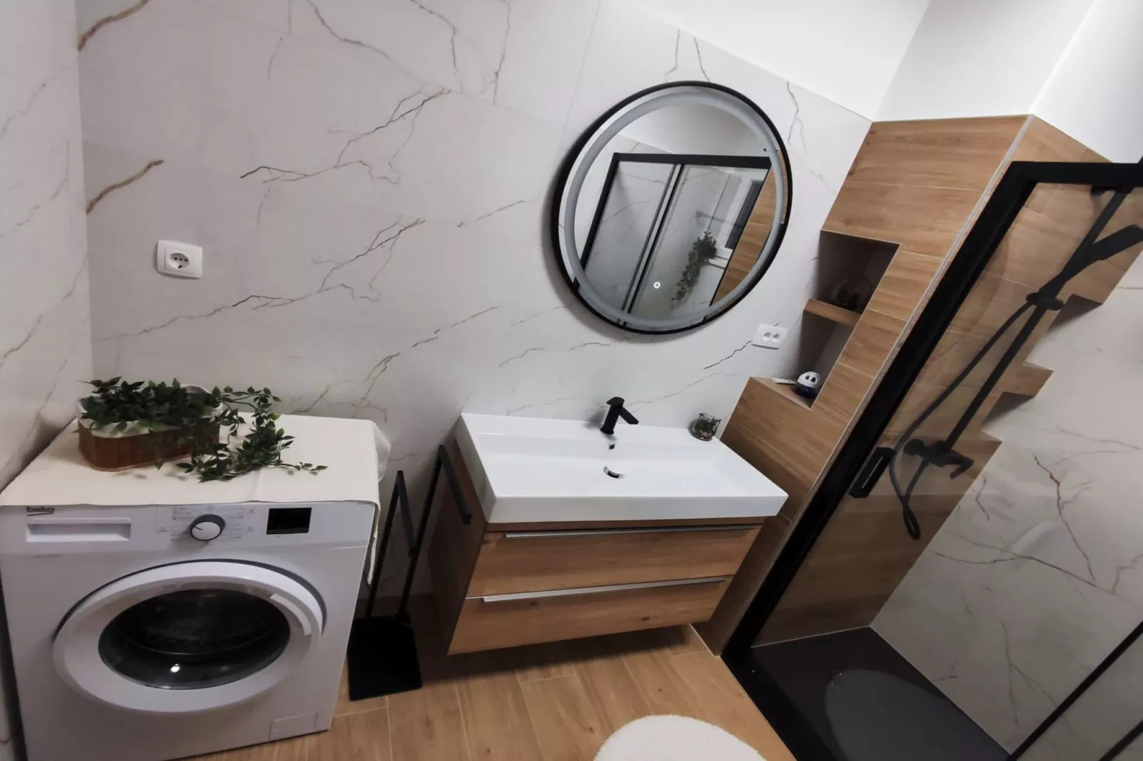 Apartment Villa Andro - Three Bedroom Apartment with Terrace and Sea View-Badkamer