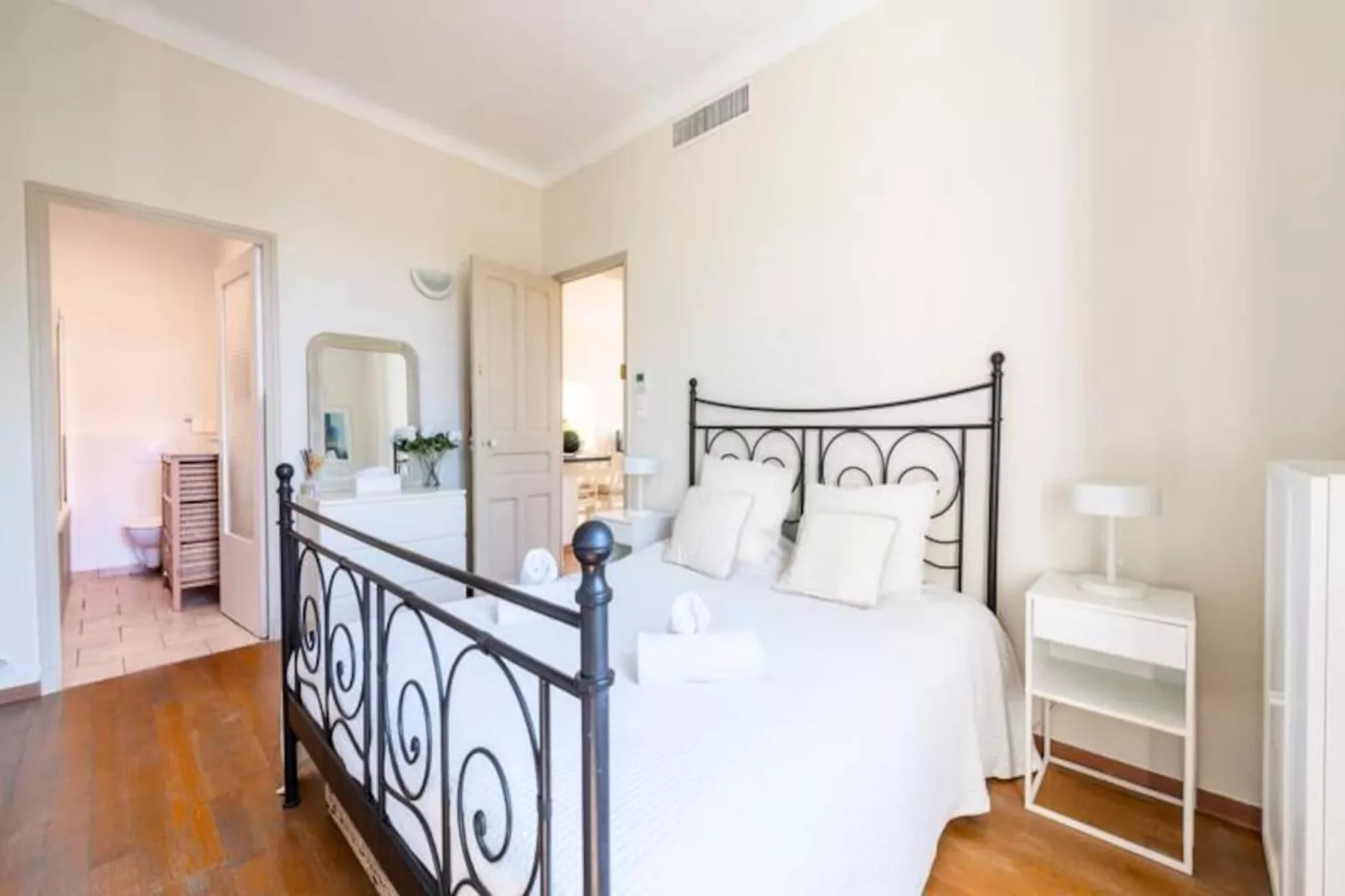 Résidence Villa 140m&sup2; Piscine - Proche Cannes-Niet-getagd