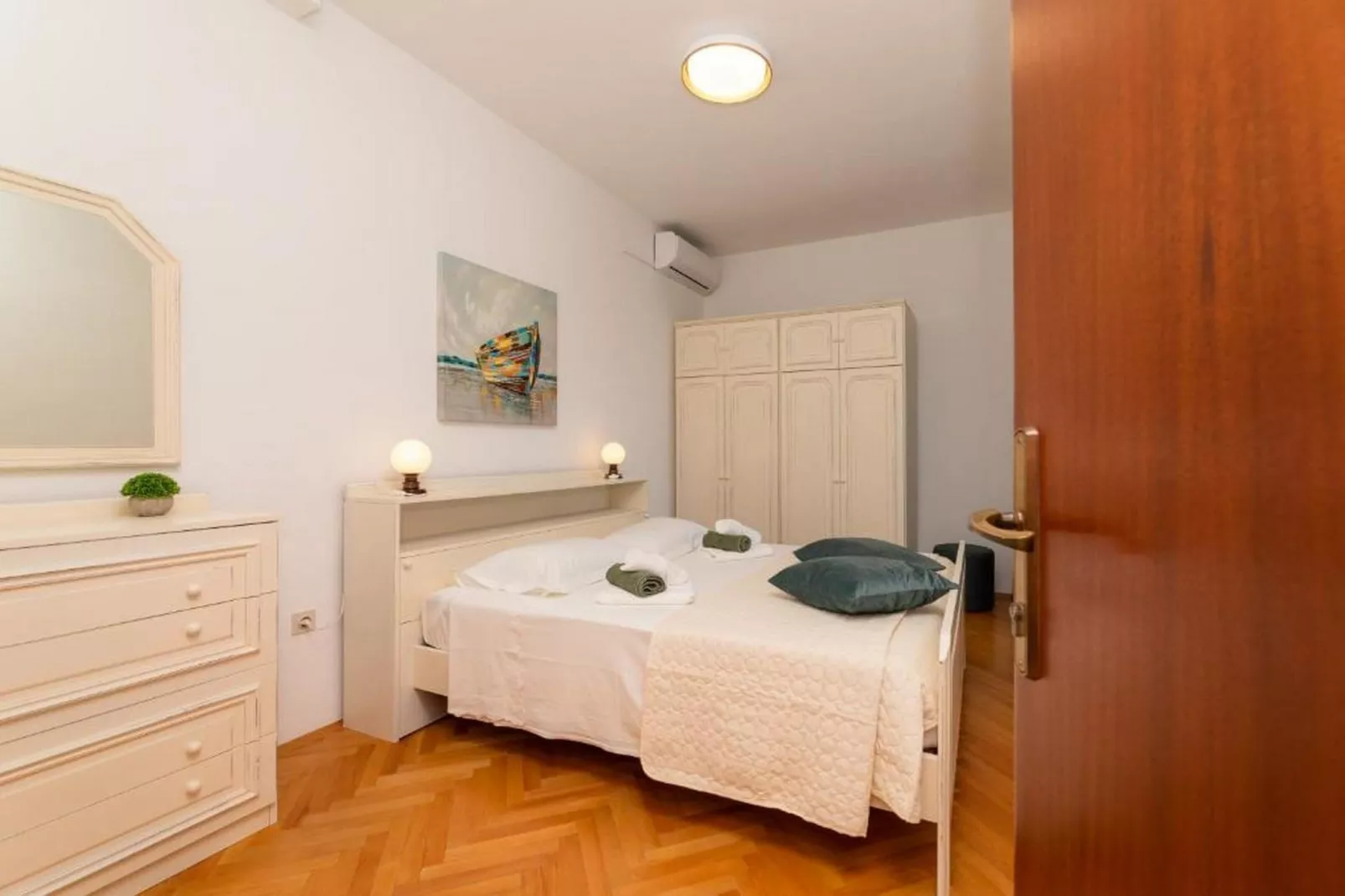 Apartment Villa Andro - Three Bedroom Apartment with Terrace and Sea View-Binnen