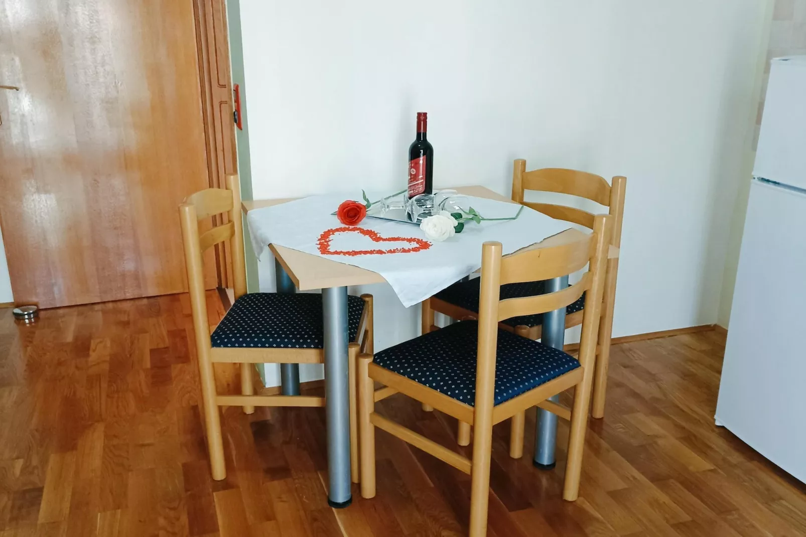 Apartman Biondic DN-Eetkamer