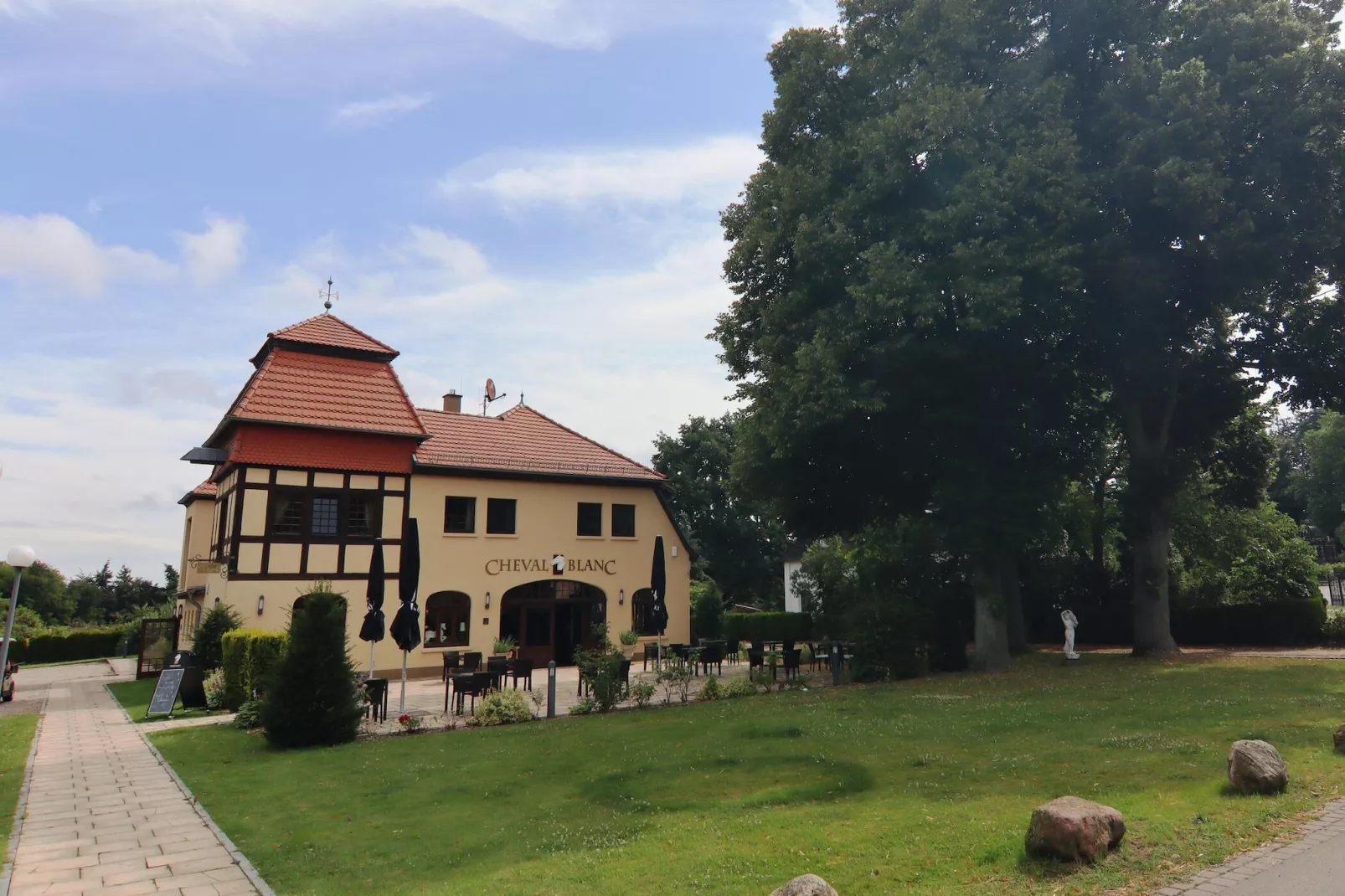 Haus Oliver 200 qm / 1-4 Personen-Buitenkant zomer