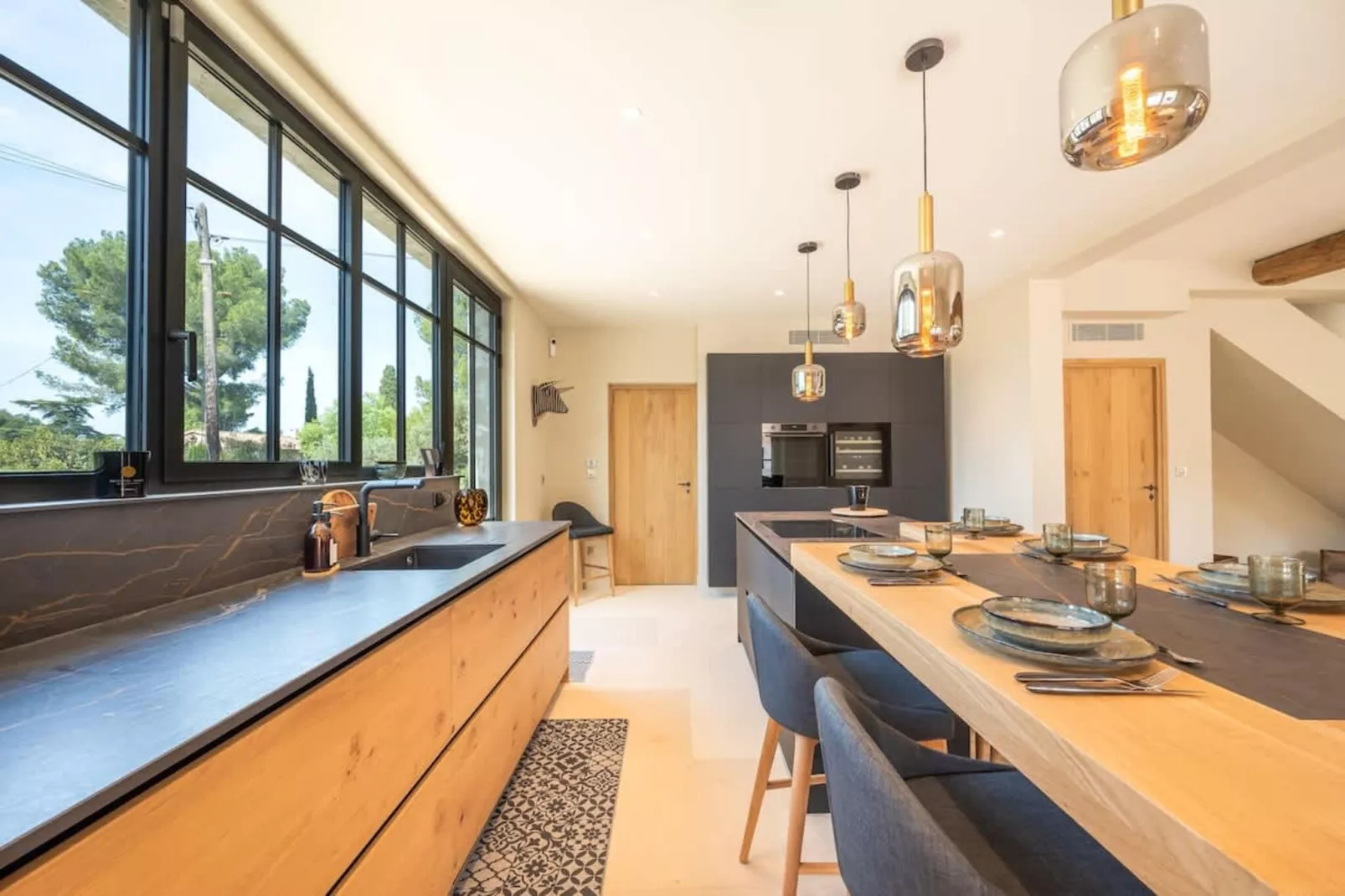 Villa Lou Pantaï  Élégance et Confort au Cœur de Saint-Rémy-de-Provence-Eetkamer