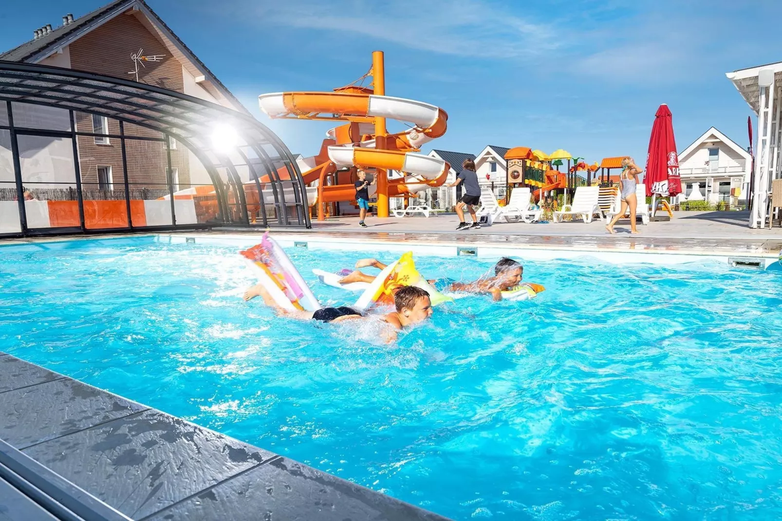 Apartament wakacyjny Sarbinowo-Zwembad