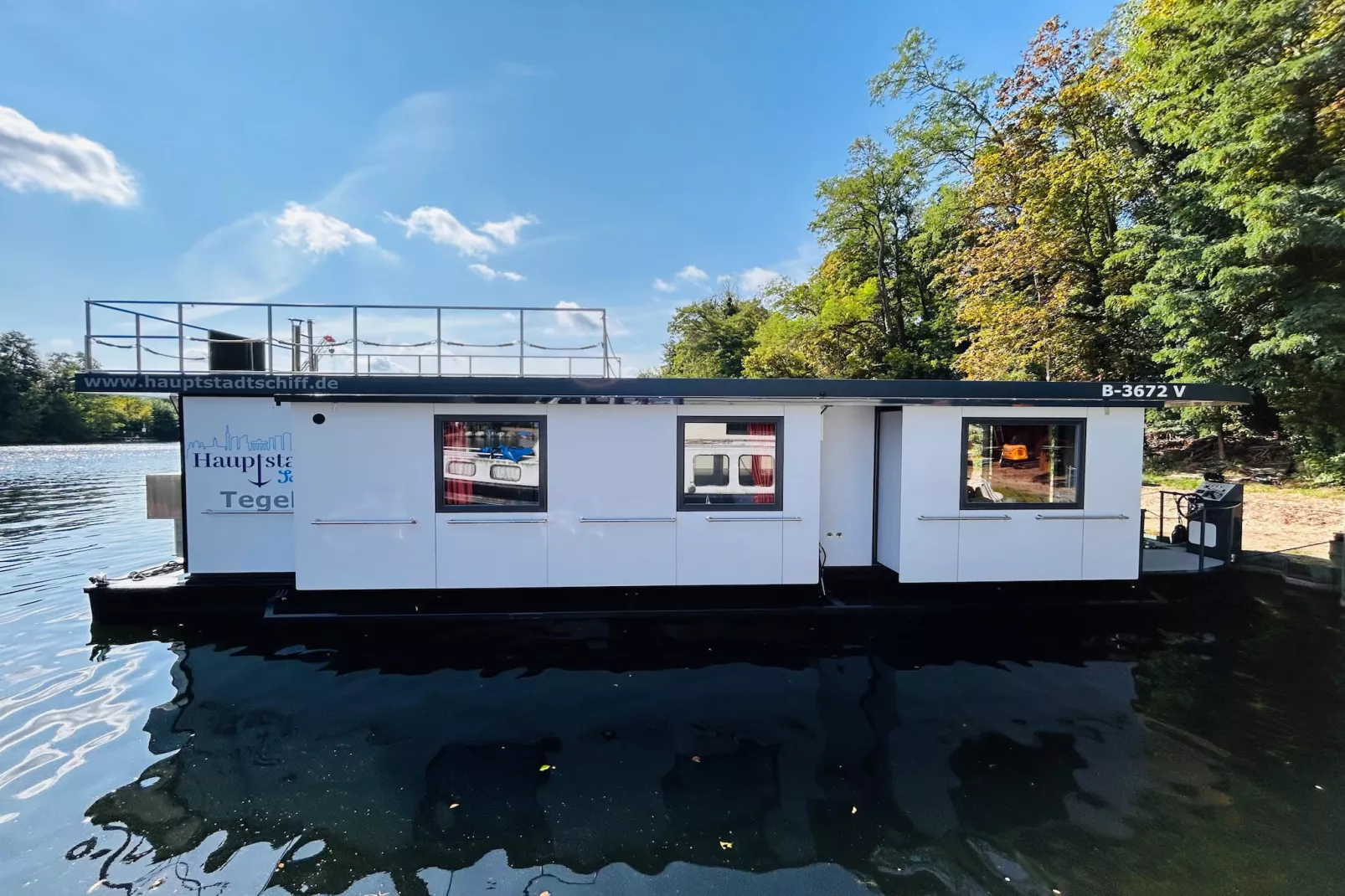 Hausboot Tegel-Buitenkant zomer