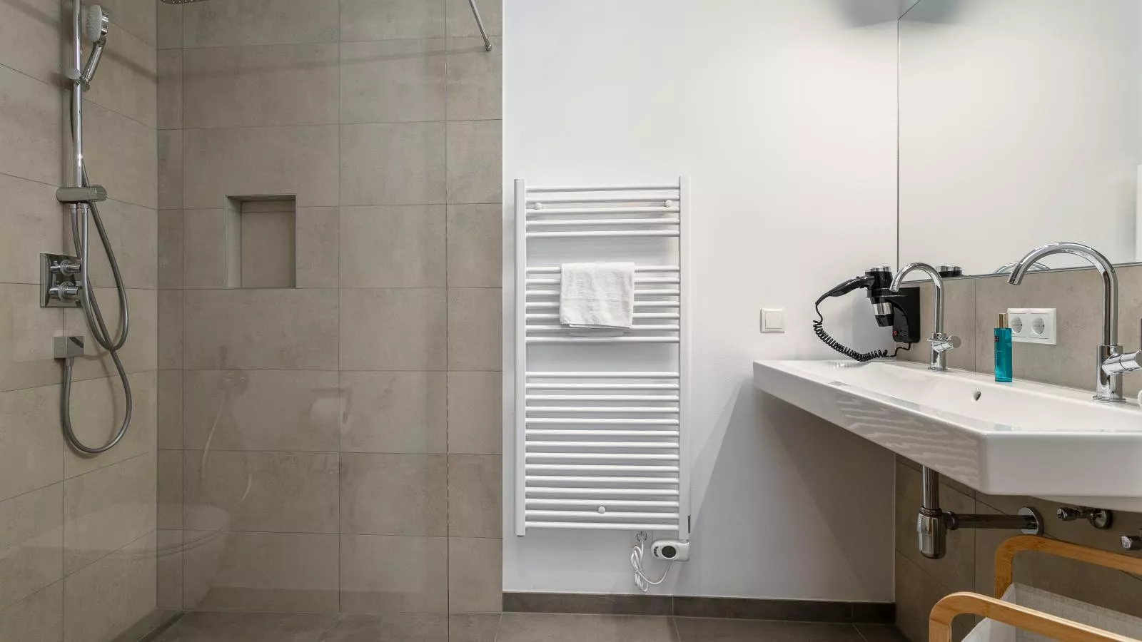 Tauernlodge Amadeiro Im Pongau-Badkamer