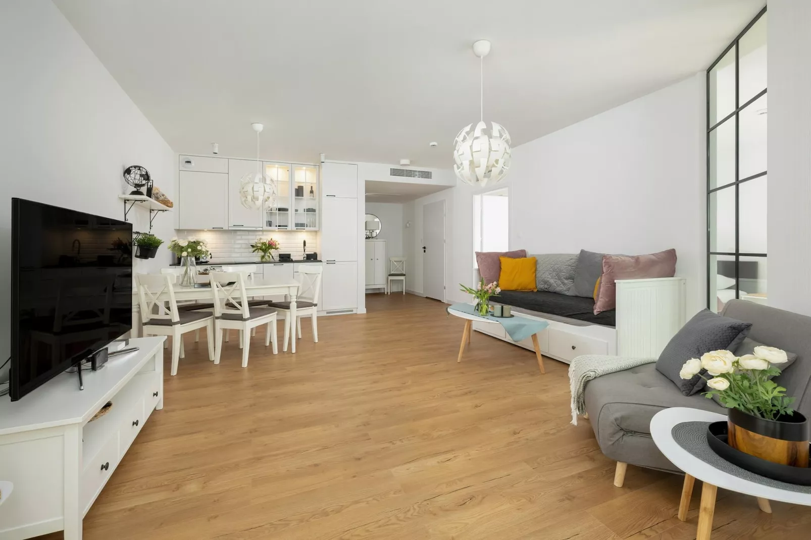 Pinea Mazowiecka 2B-224 Pobierowo-Woonkamer