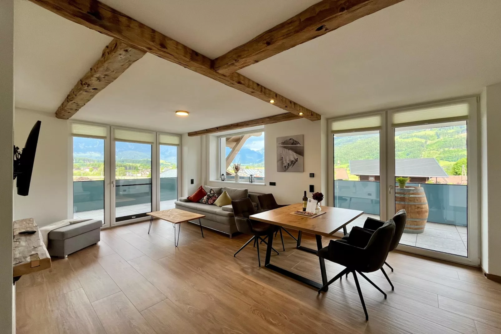 Appartement "Schnurr-Bartl"-Eetkamer