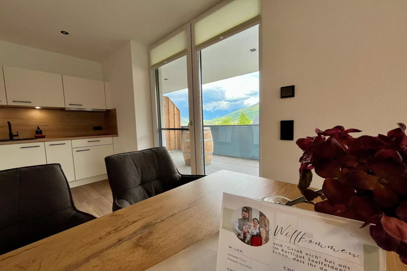 Appartement "Schnauz-Bartl"-Eetkamer