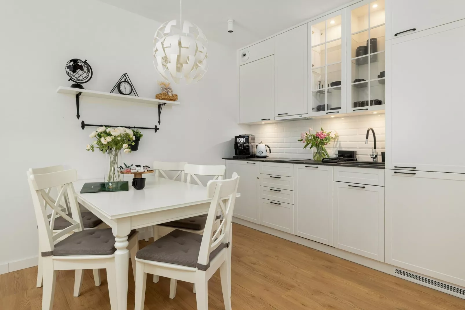 Pinea Mazowiecka 2B-224 Pobierowo-Eetkamer