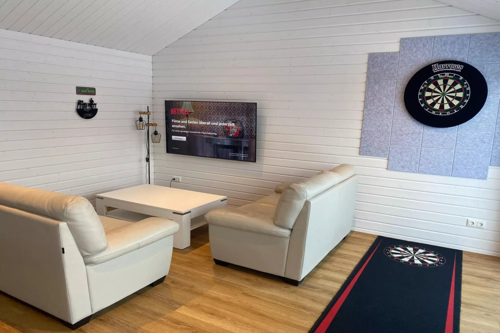 Poolhaus 140 qm-Woonkamer