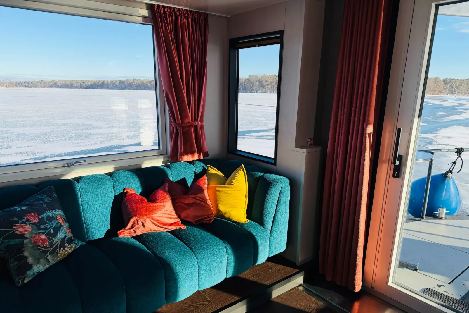 Hausboot Tegel-Woonkamer