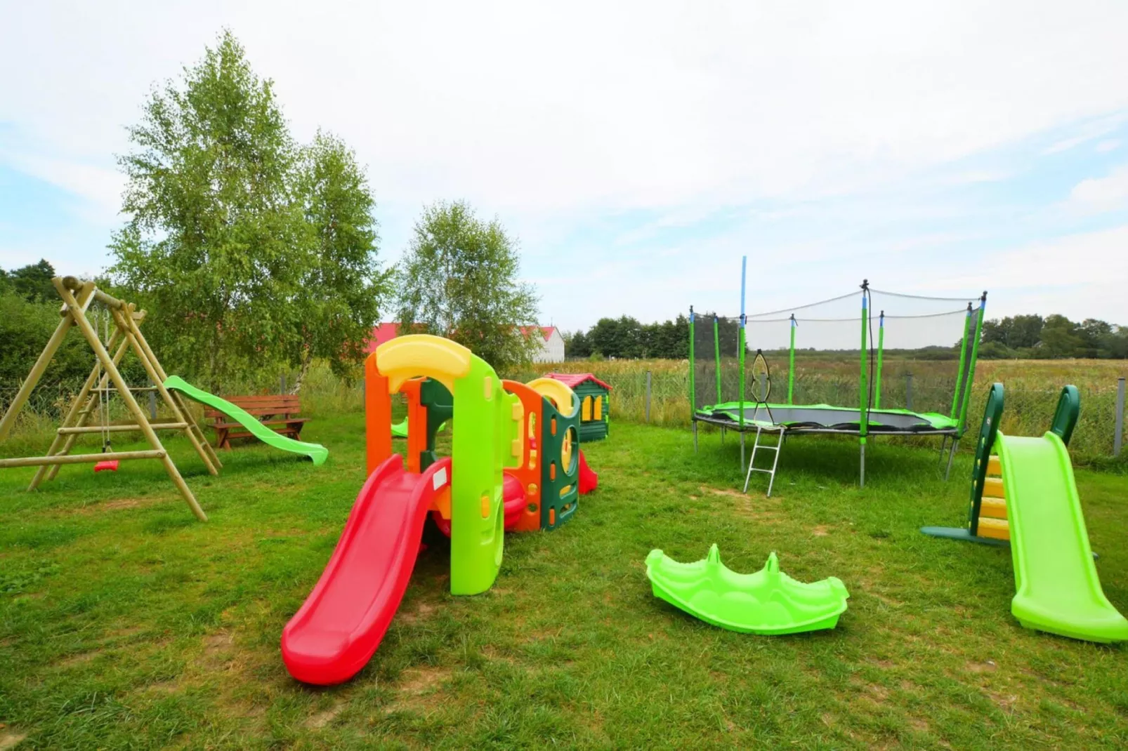 Domki wakacyjne przy basenie Jarosławiec-Tuinen zomer