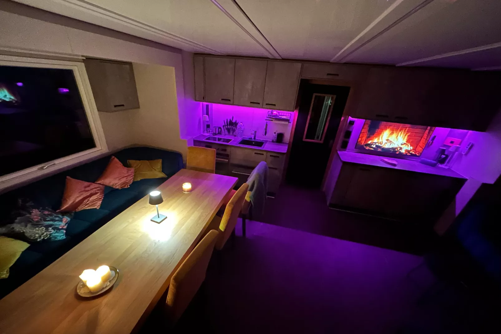 Hausboot Tegel-Eetkamer