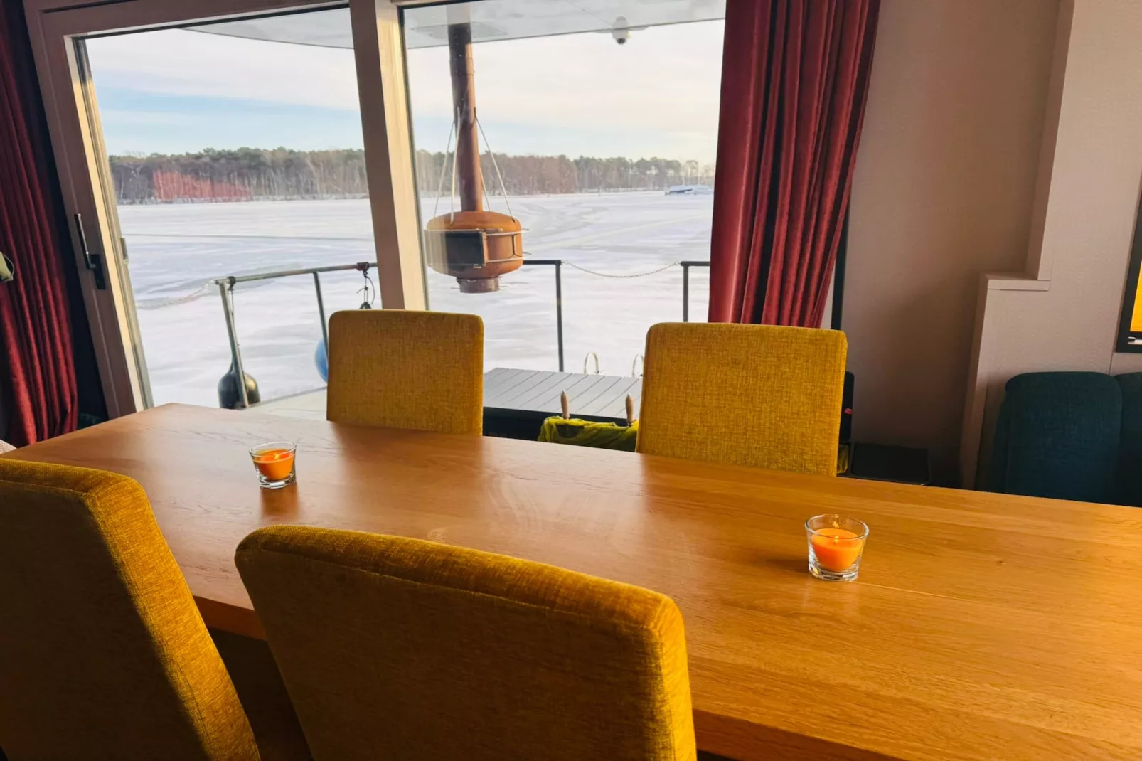 Hausboot Tegel-Eetkamer