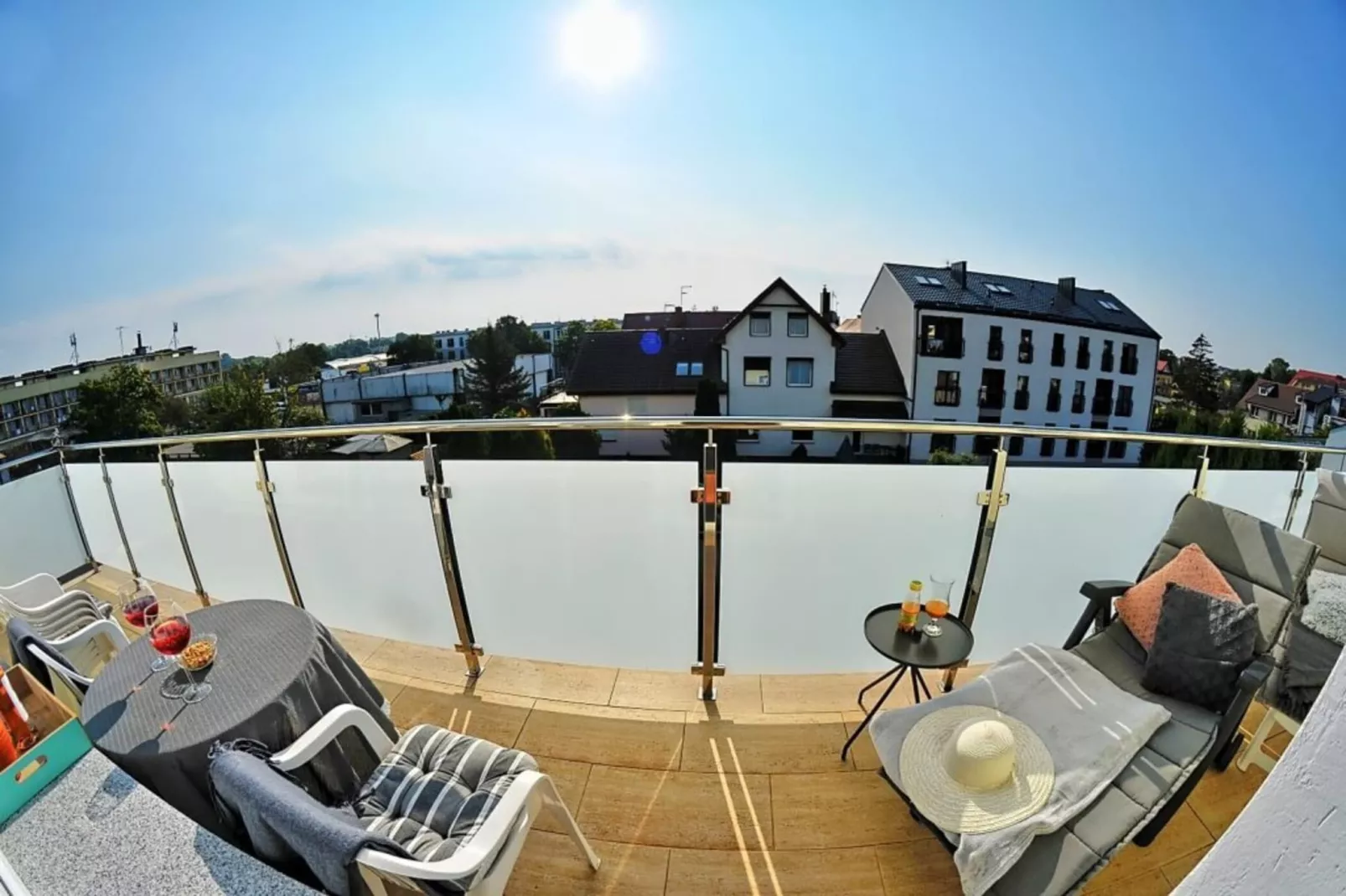 Apartament nr 6 65 qmUstronie Morskie-Terrasbalkon