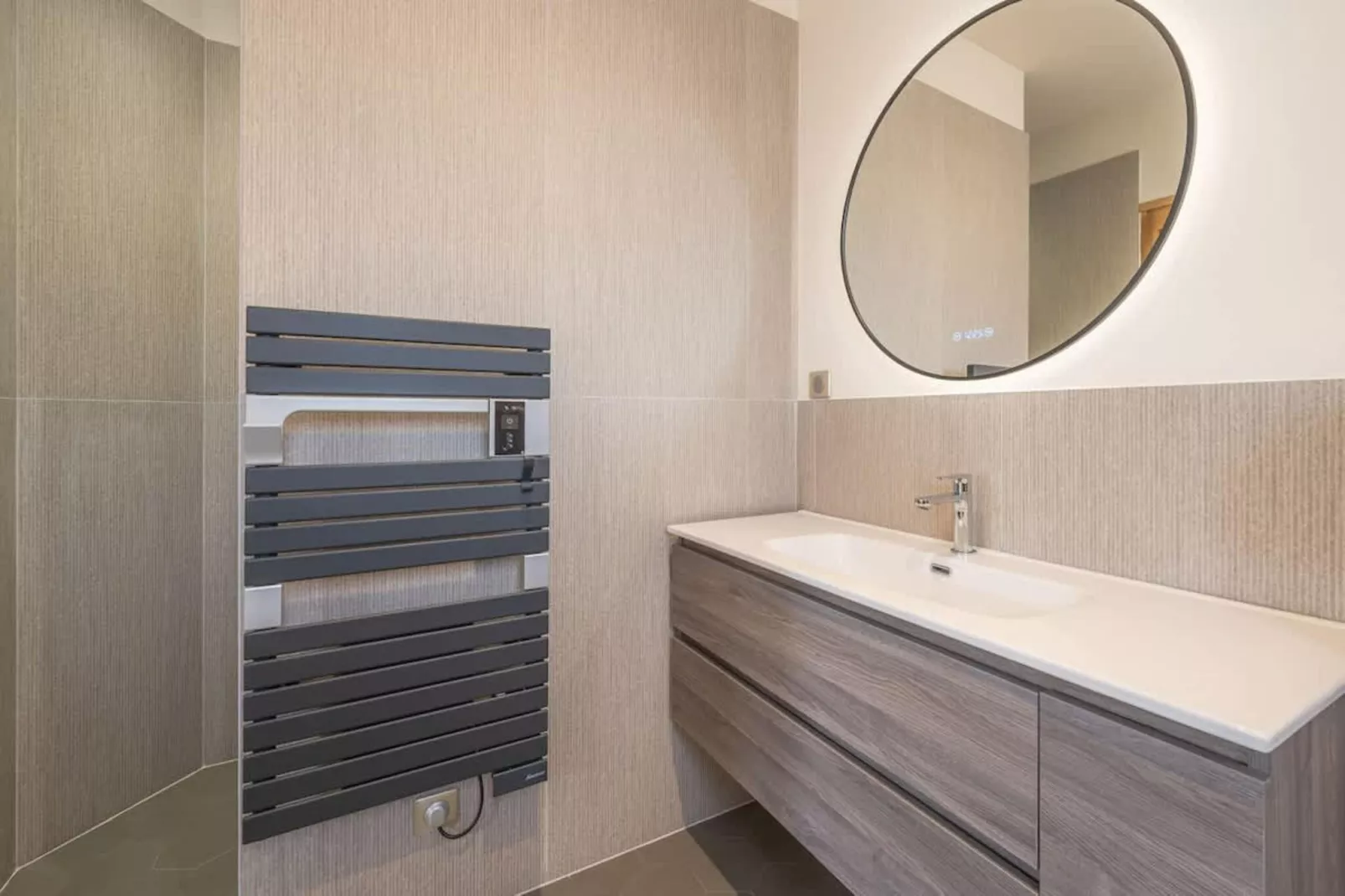 Villa Lou Pantaï  Élégance et Confort au Cœur de Saint-Rémy-de-Provence-Badkamer