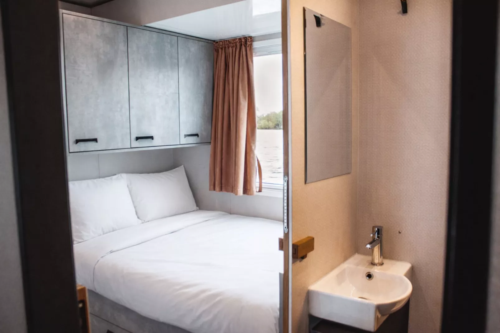 Hausboot Tegel-Slaapkamer