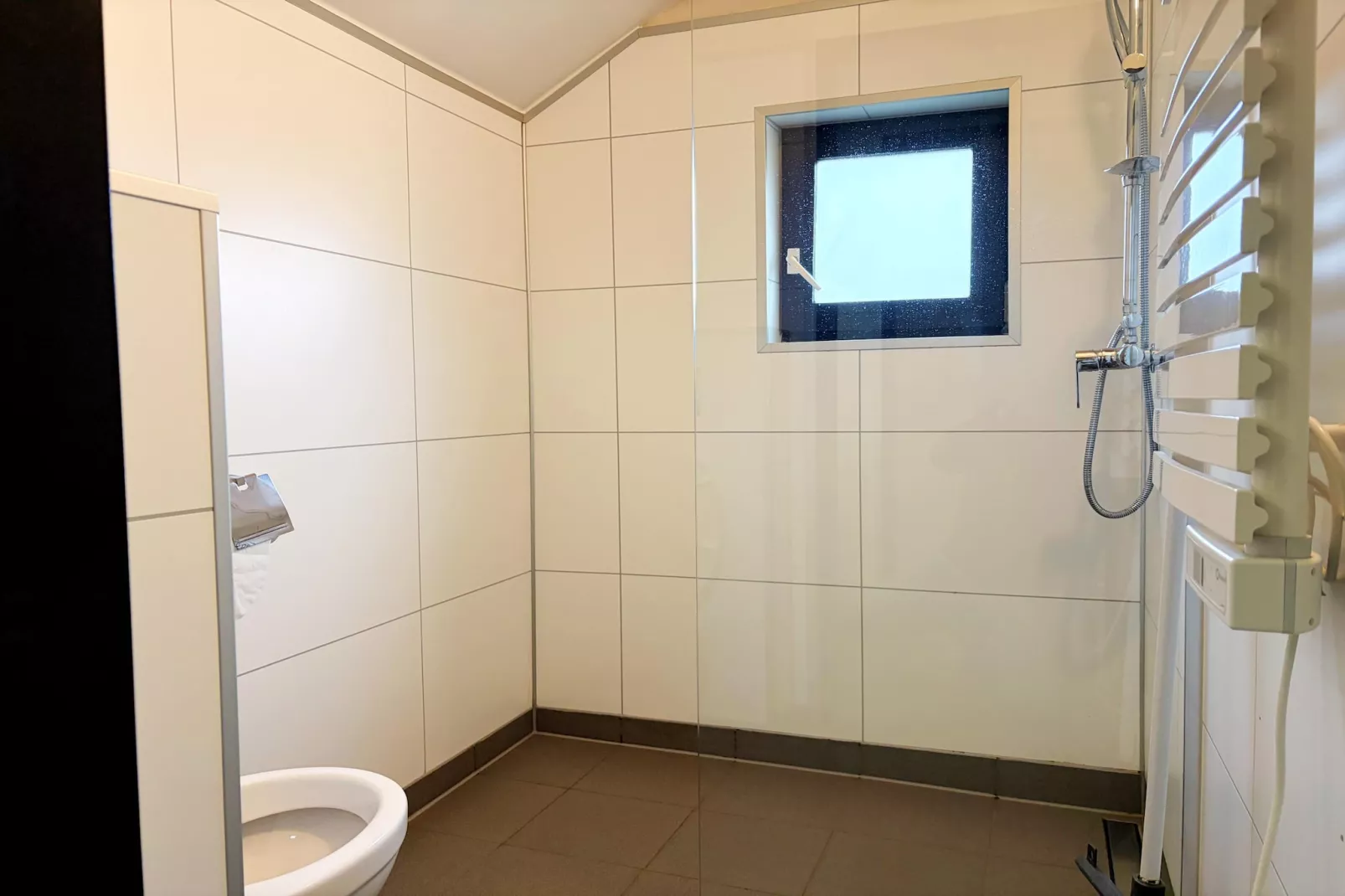 Comfort 4p Schlafzimmer - Basic - Badkamer