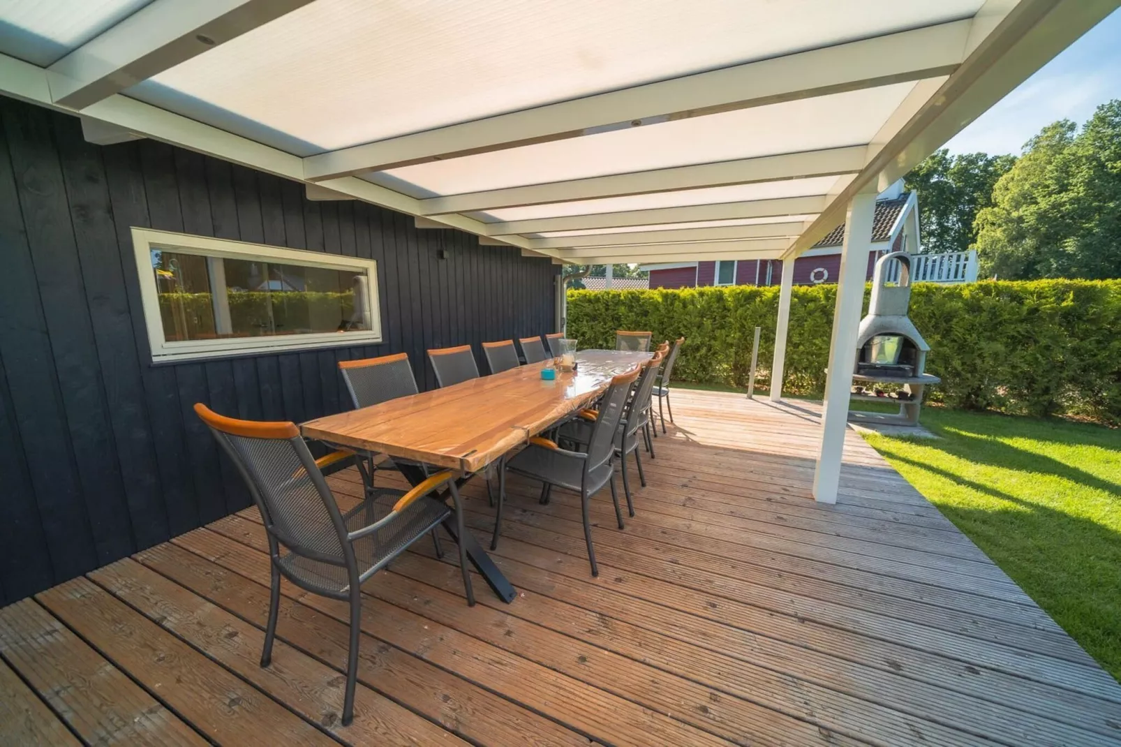 Poolhaus 140 qm-Eetkamer