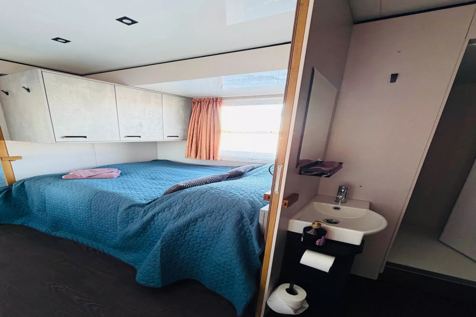 Hausboot Tegel-Slaapkamer