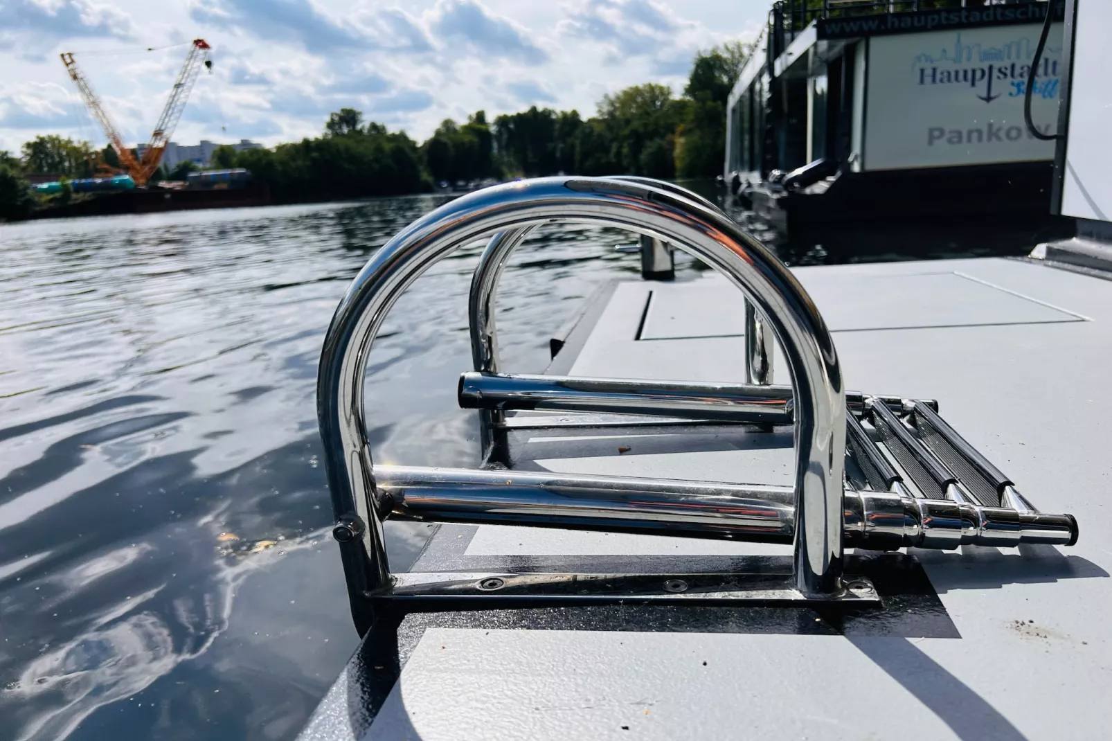 Hausboot Tegel-Uitzicht zomer