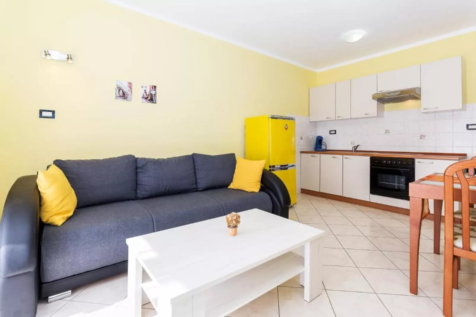 One-Bedroom Apartment 4