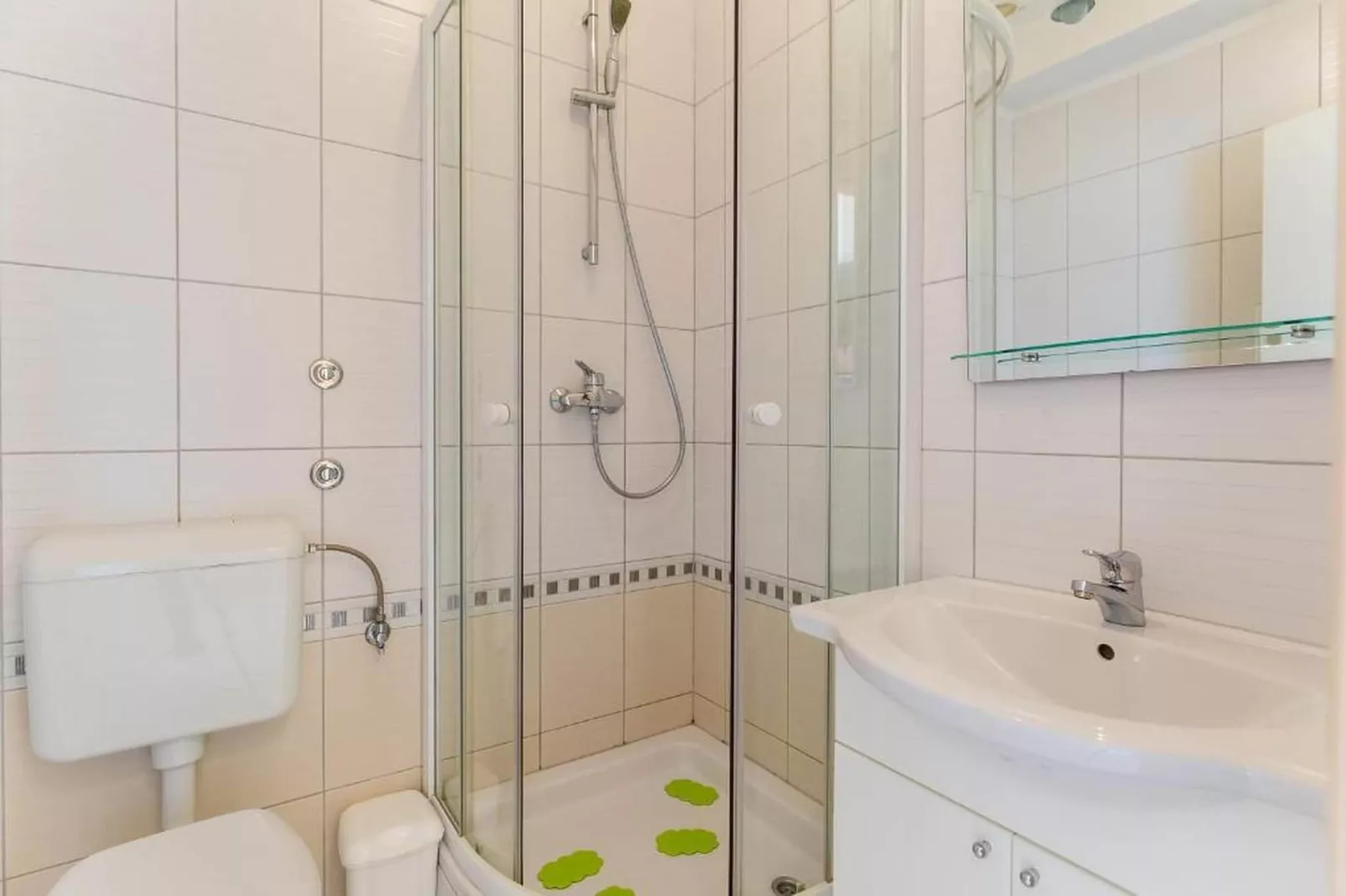 One-Bedroom Apartment - 2-Badkamer