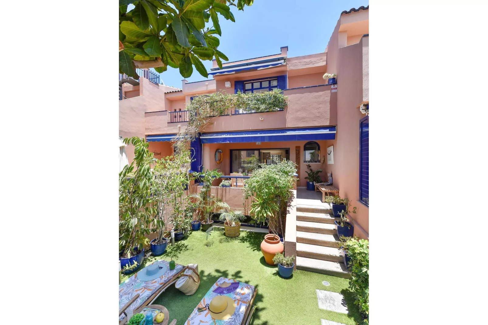 MELONERAS BAHIA 153										-Buitenkant zomer