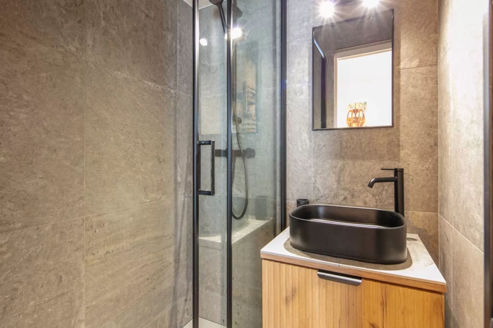 Grand Tetras N°111 - 2P6-Badkamer