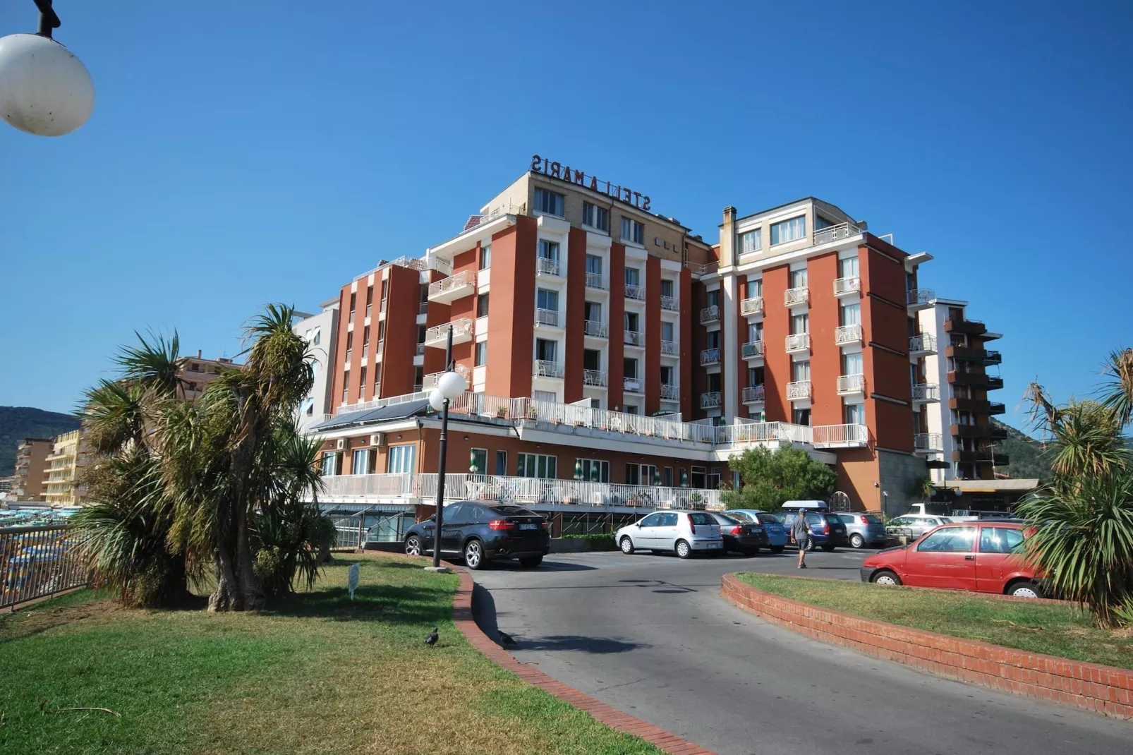 Residence Stella Maris-3 PAX Sea view-M3VM-Buitenkant zomer