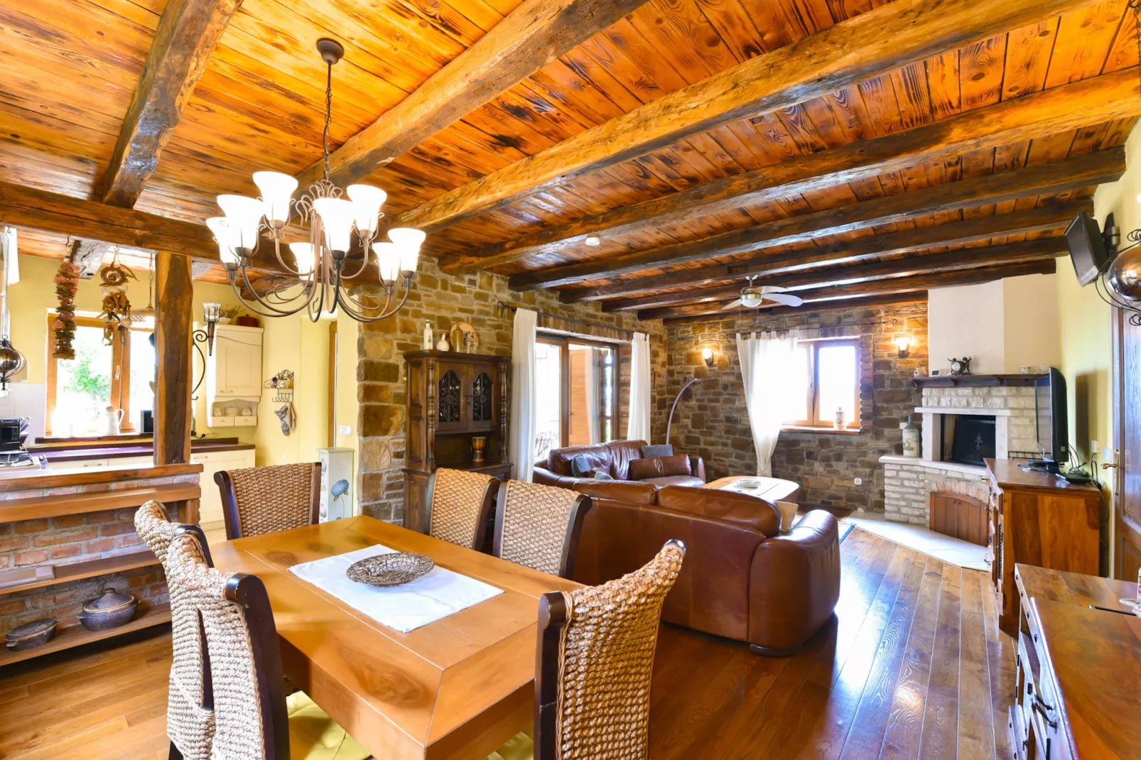 Villa Gloria-Eetkamer