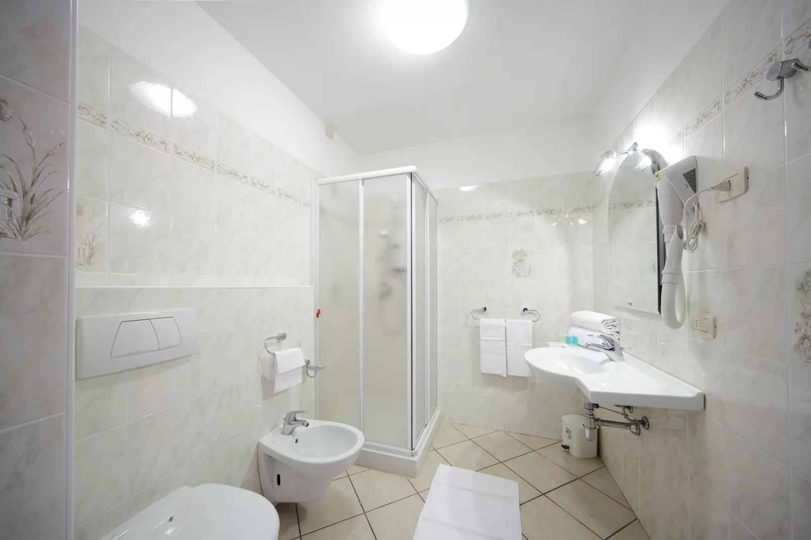 Residence Zust, Verbania Intra-Bilo mansarda-Badkamer