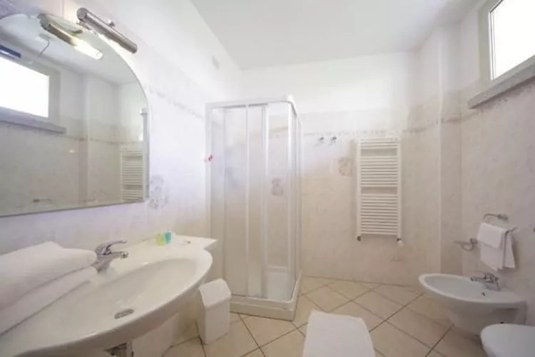 Residence Zust Verbania Intra-Trilo B-Badkamer