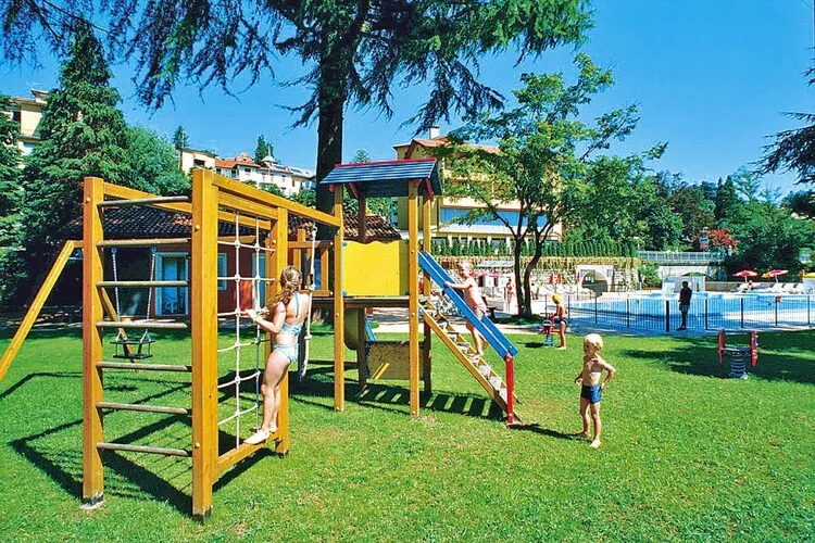 Residence Zust Verbania Intra-Trilo B-Tuinen zomer