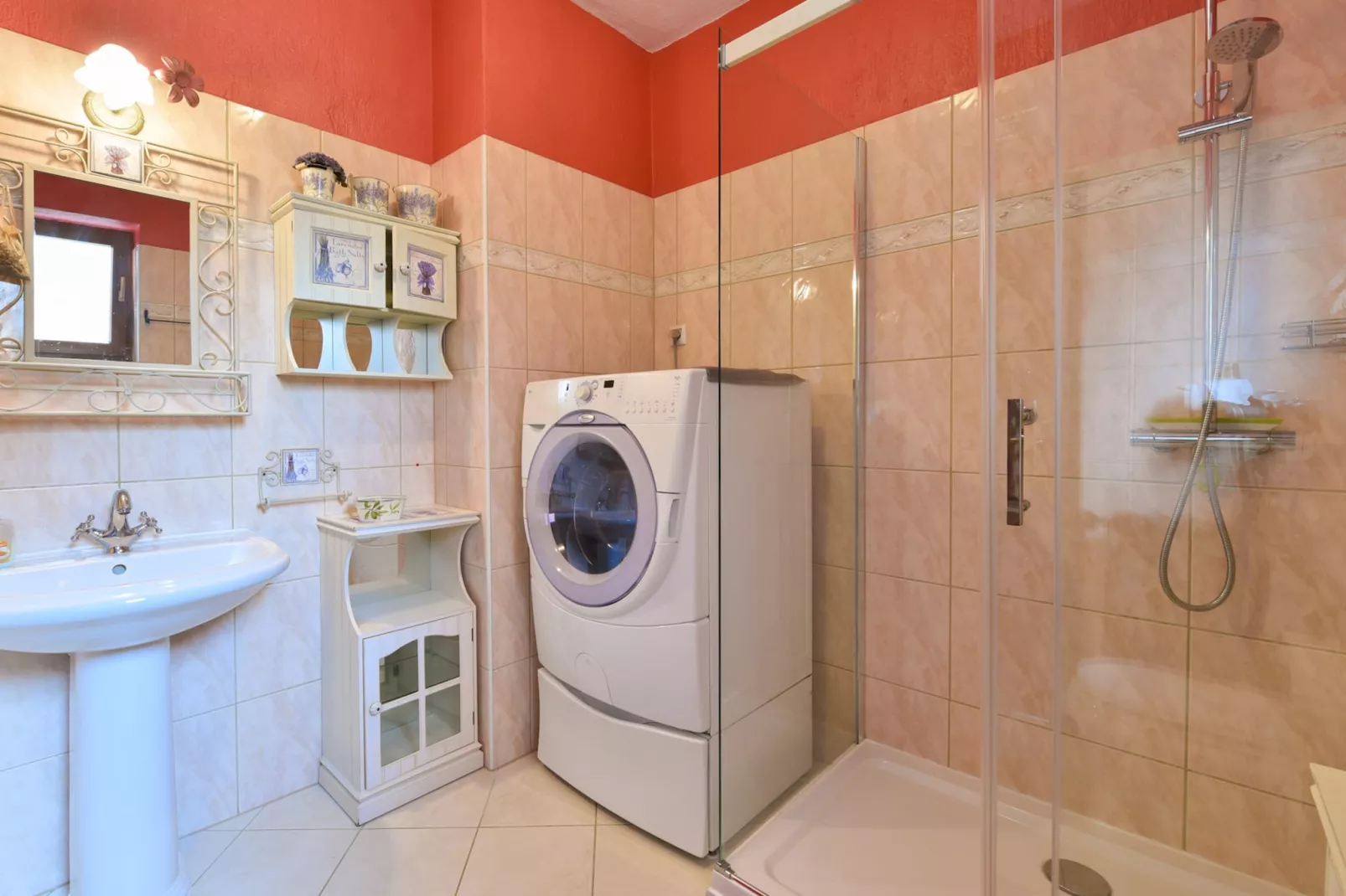 Villa Gloria-Badkamer