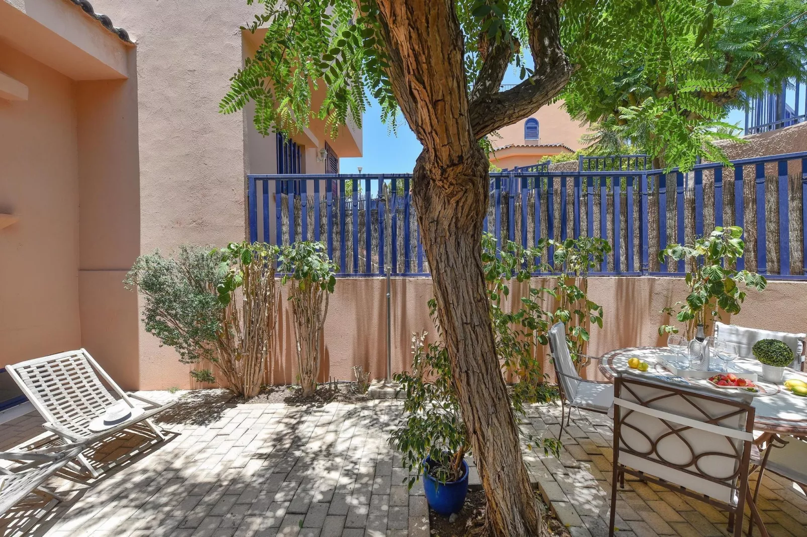 MELONERAS BAHIA 153										-Terrasbalkon