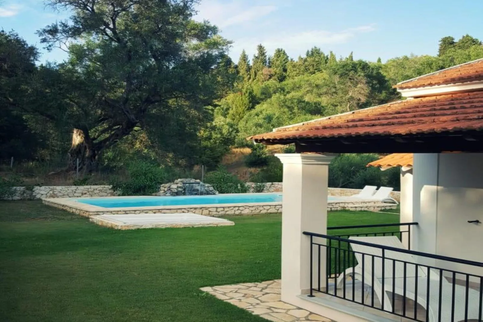 Villa Spirena-Buitenkant zomer