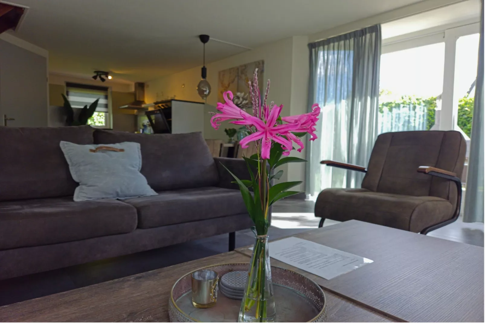 Bungalow 4-persoons (2 slaapkamers)-Woonkamer