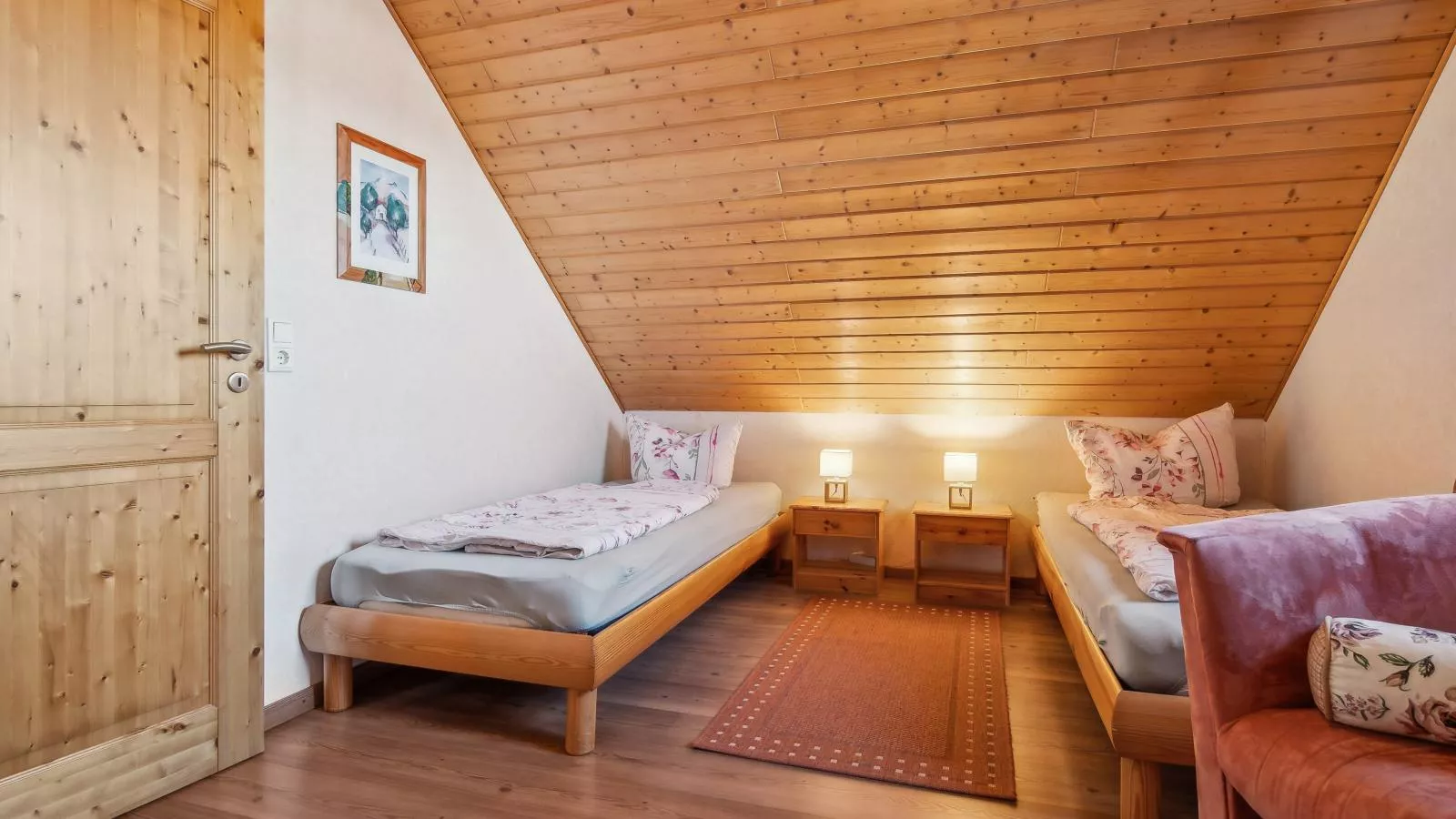 Naturstammhaus-Slaapkamer